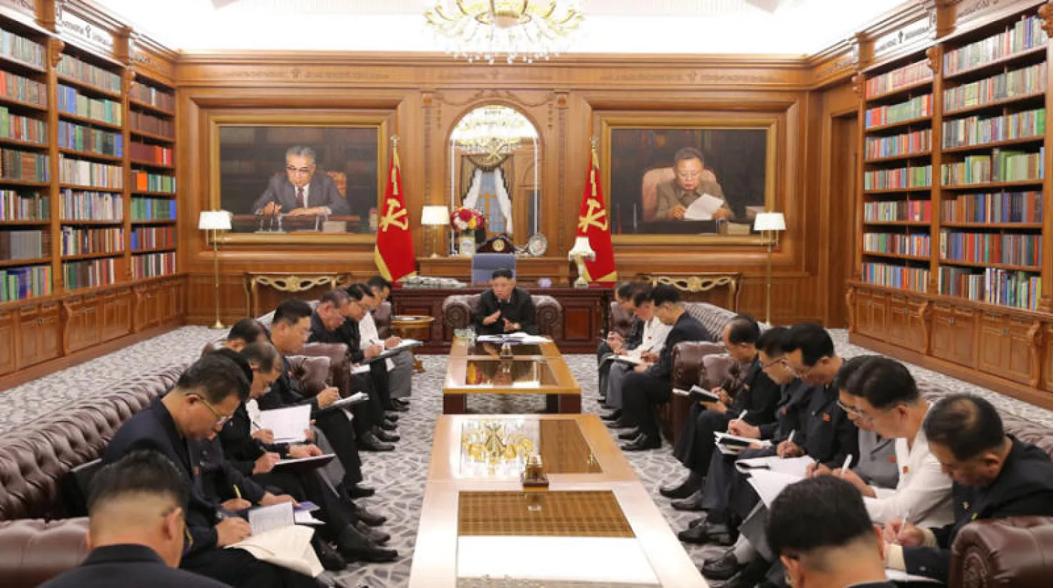 كيم جونغ أون يترأس اجتماعاً رفيعاً في بيونغ يانغ الاثنين (إ.ب.أ)