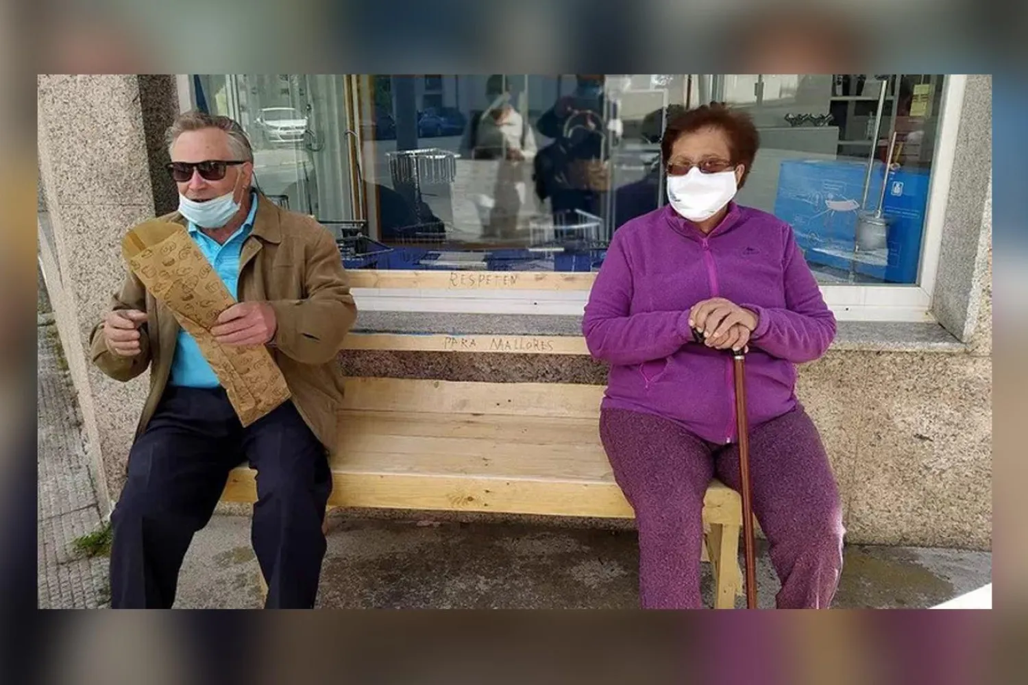 Bank şimdiden bölge sakinlerinin gözdesi oldu (La Voz de Galicia)

