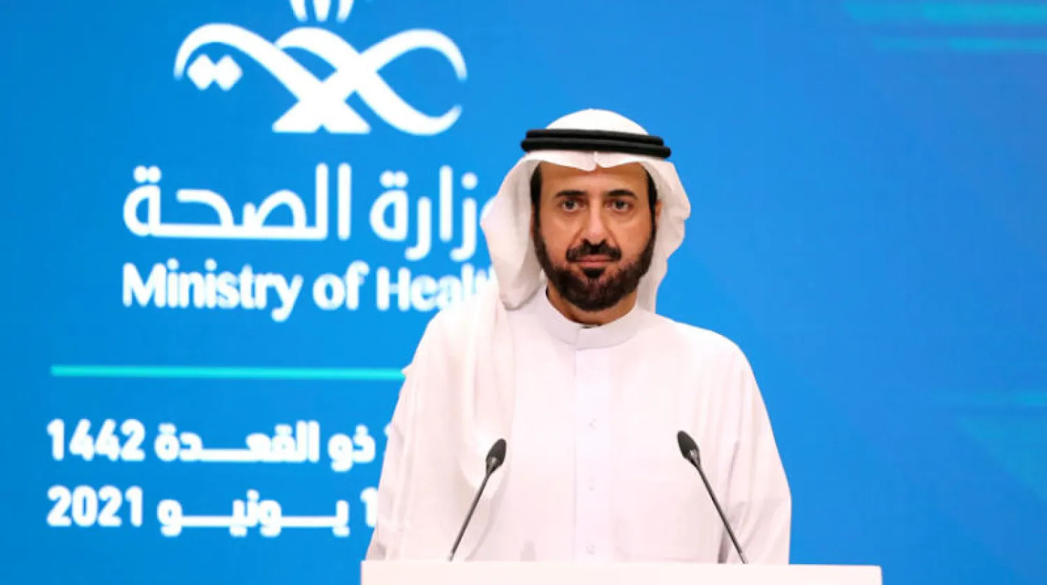 وزير الصحة توفيق الربيعة في المؤتمر الصحافي أمس (رويترز)