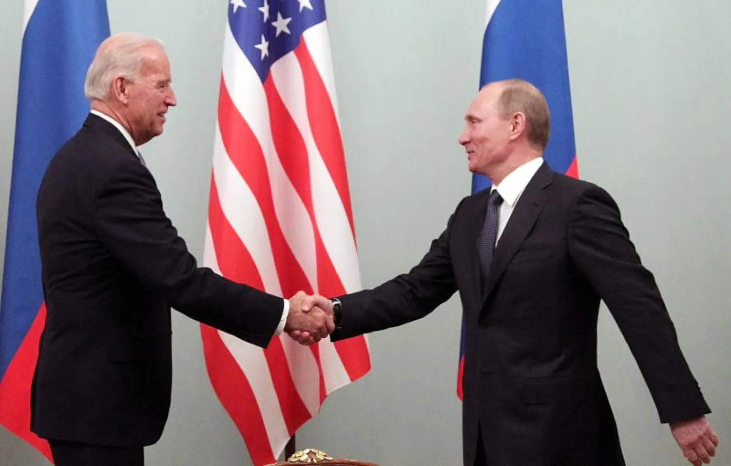 جانب من لقاء بوتين وبايدن في موسكو عام 2011 (إ.ب.أ)