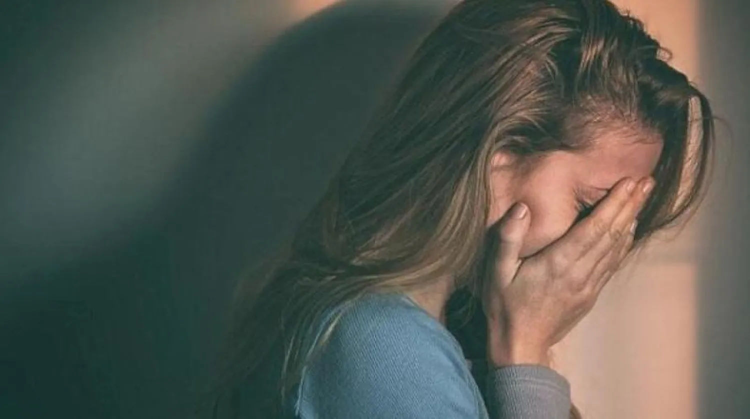 الوباء تسبب في ضغط نفسي كبير على الفتيات (ديلي ميل)