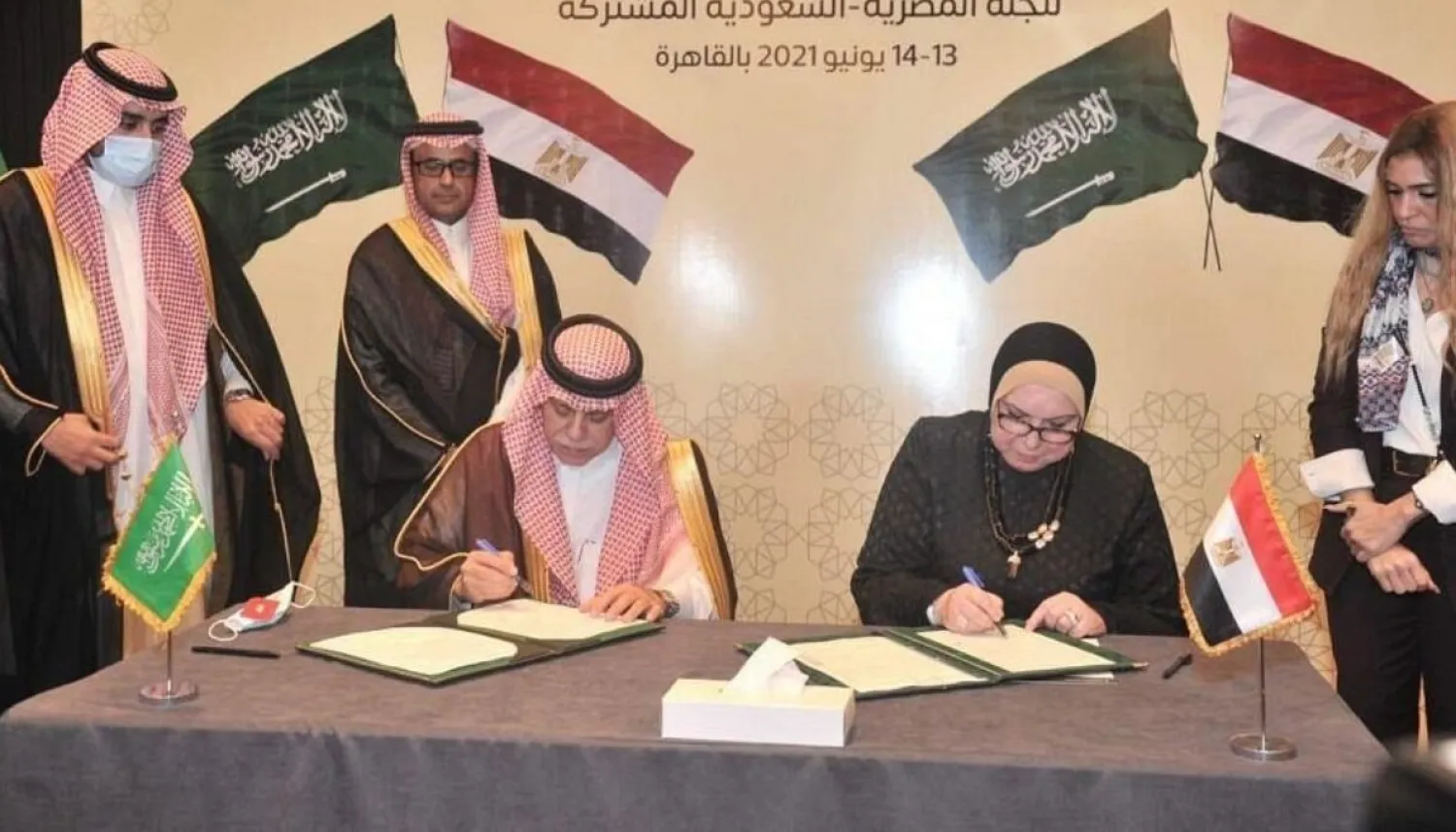 The Saudi Minister of Commerce with the Egyptian Minister of Trade and Industry during the signing of the minutes of the joint committee meeting. (SPA)