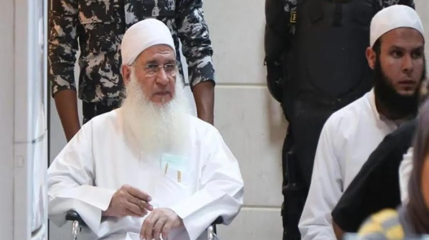 Mısırlı ünlü vaiz Muhammed Hüseyin Yakub (solda) ifade verirken (Mısır medyası)