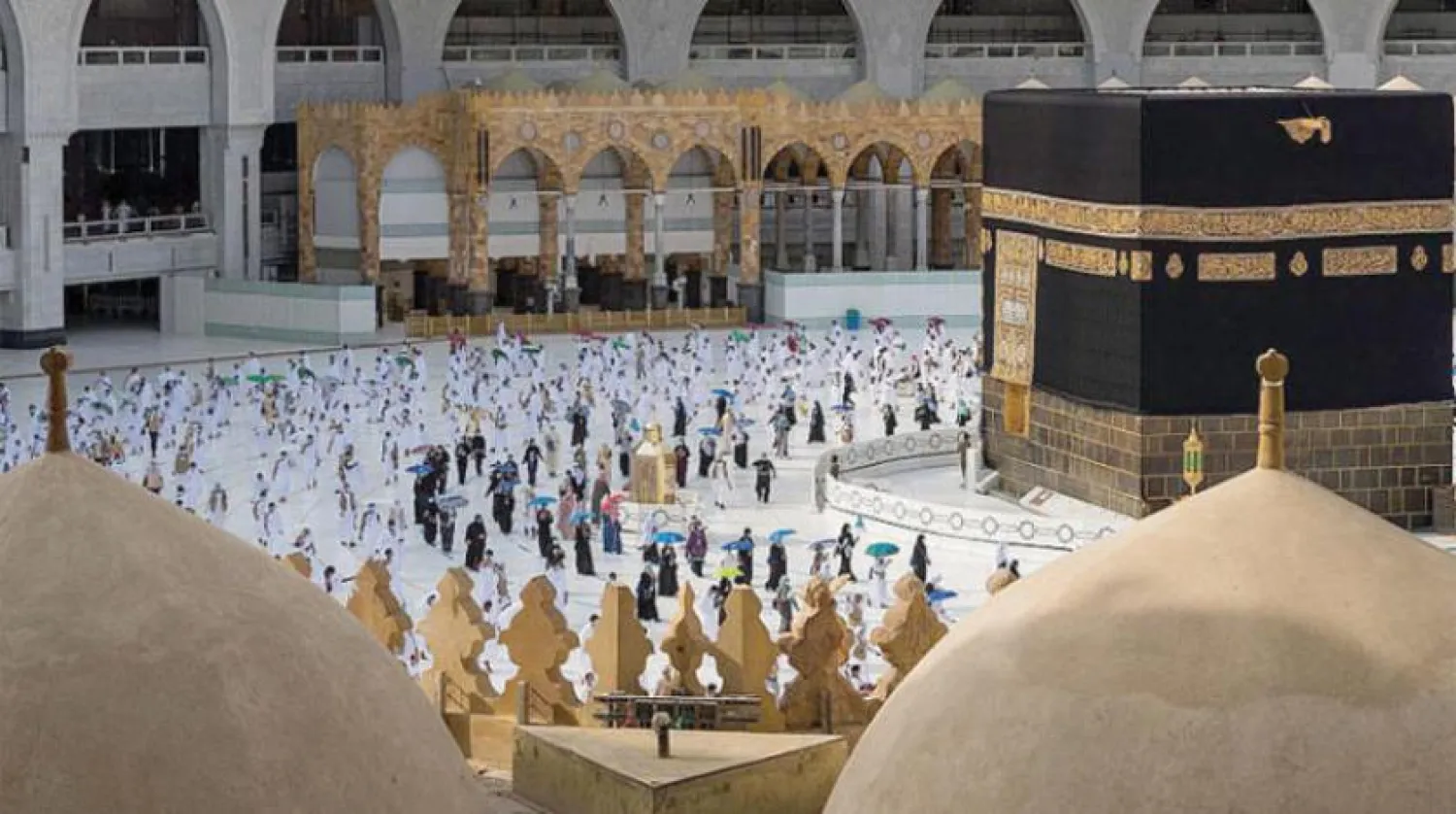 The pilgrimage will be limited to those who have been vaccinated and are aged 18-65 with no chronic illnesses. Asharq Al-Awsat
