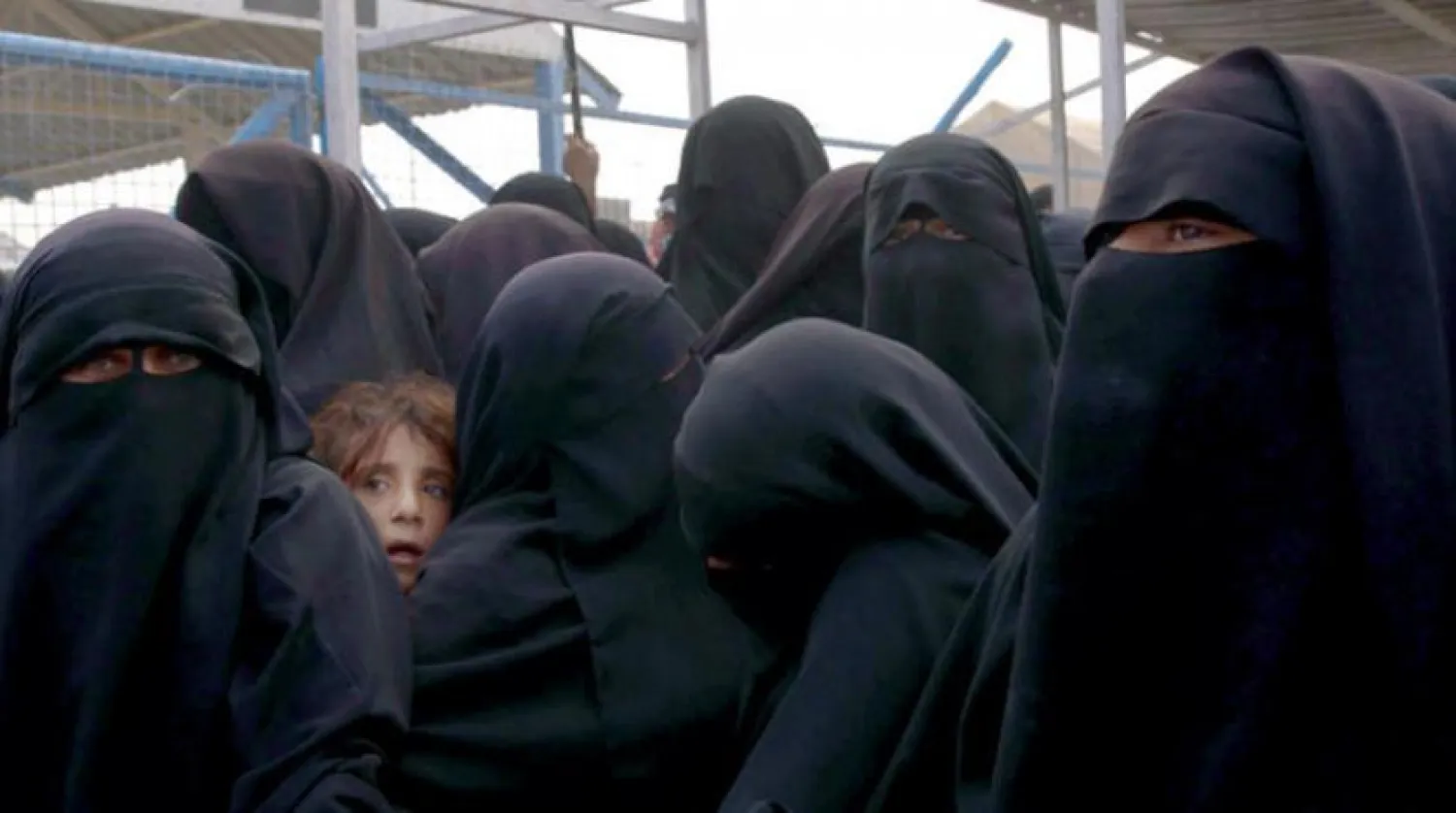 El Hol Kampı’ndaki DEAŞ’lı kadınlar (New York Times)
