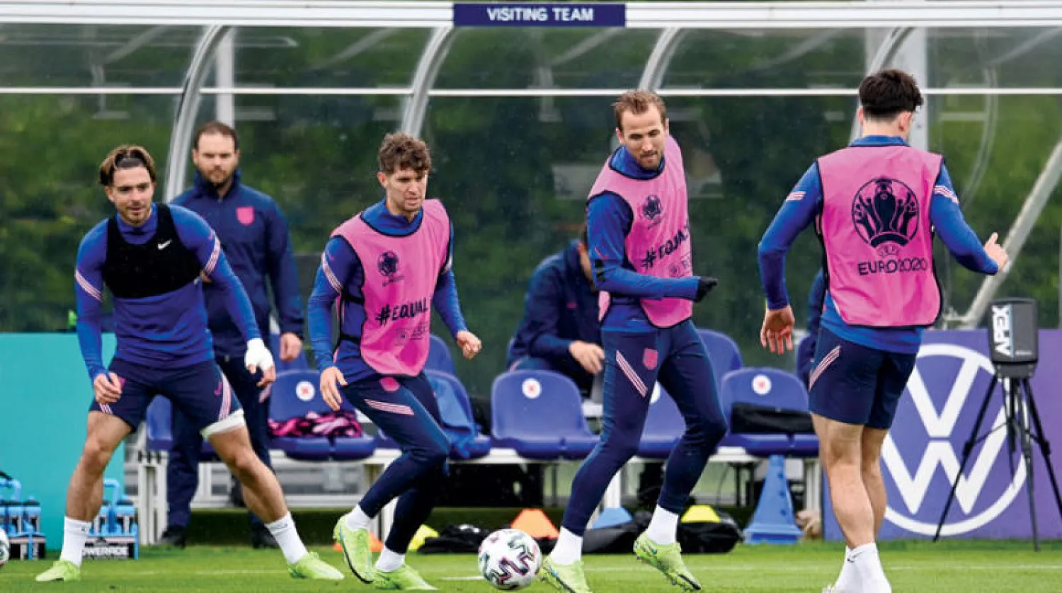 لاعبو إنجلترا متحمسون من أجل إنهاء الدور الأول في صدارة المجموعة (رويترز)