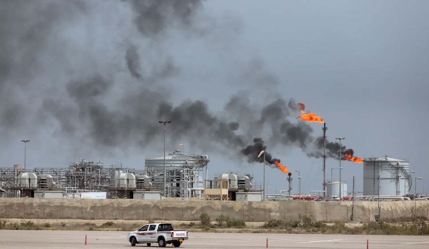FIILE PHOTO: A view shows the Iraq's Majnoon oilfield near Basra, Iraq, March 31, 2021. REUTERS/Essam Al-Sudani

