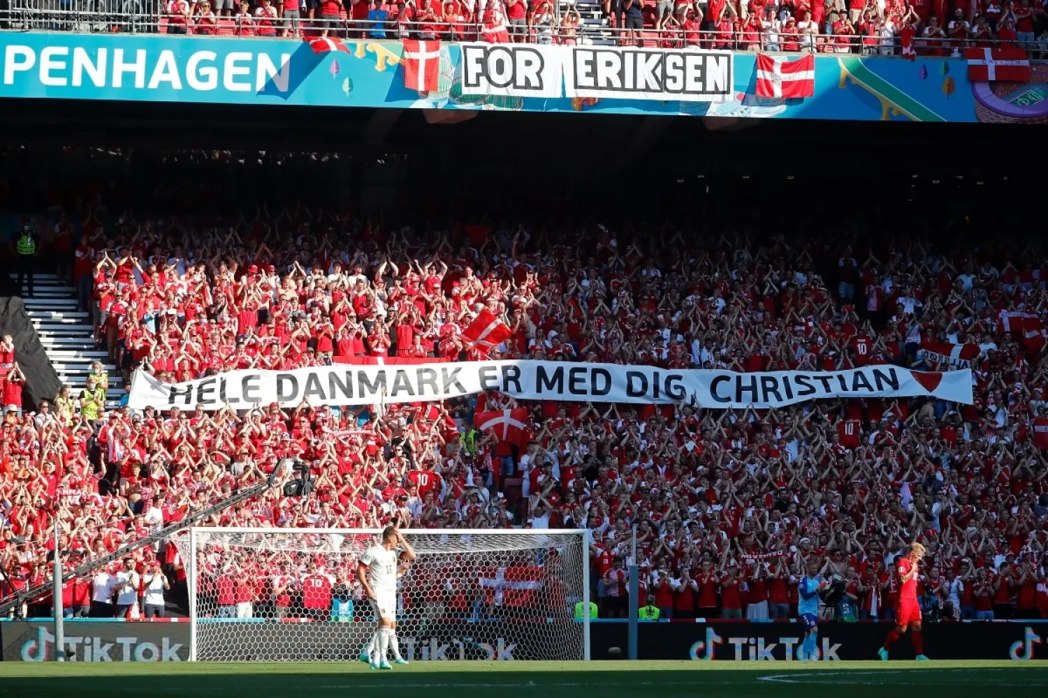 Denmark and Belgium stopped their Euro 2020 conflict for a minute’s applause as a tribute to Danish midfielder Christian Eriksen, who suffered a cardiac arrest within the Danes’ opener in opposition to Finland.