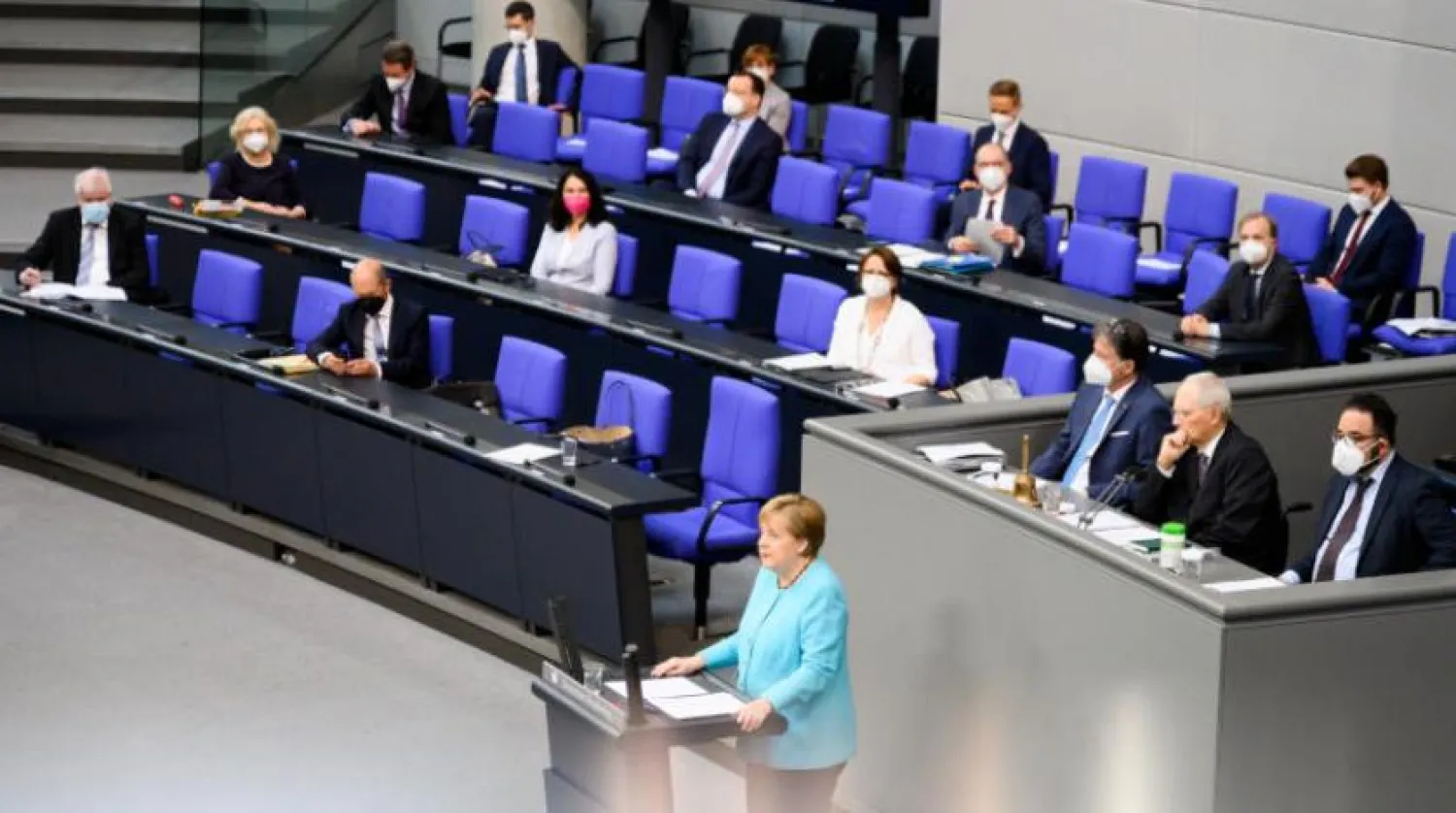 Merkel, Federal Meclis’te bugün yaptığı konuşma sırasında (DPA)