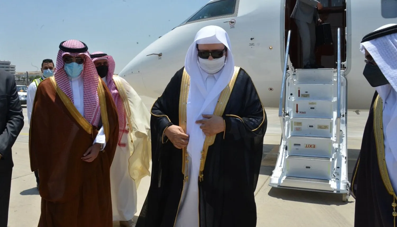 Speaker of the Saudi Shura Council Sheikh Dr. Abdullah bin Mohammed bin Ibrahim Al Al-Sheikh arrives in Cairo. (Arab Parliament)