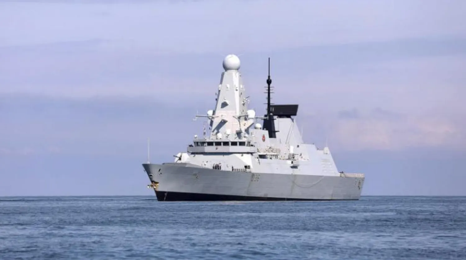 İngiltere’ye ait HMS Defender savaş gemisi (AP)