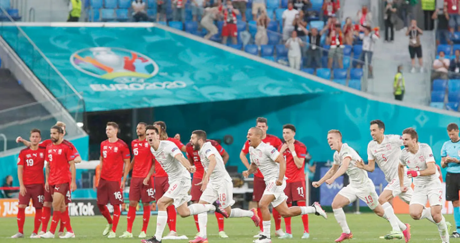 أفراح في إسبانيا وأحزان في سويسرا بعد دور الثمانية في كأس أوروبا (رويترز)