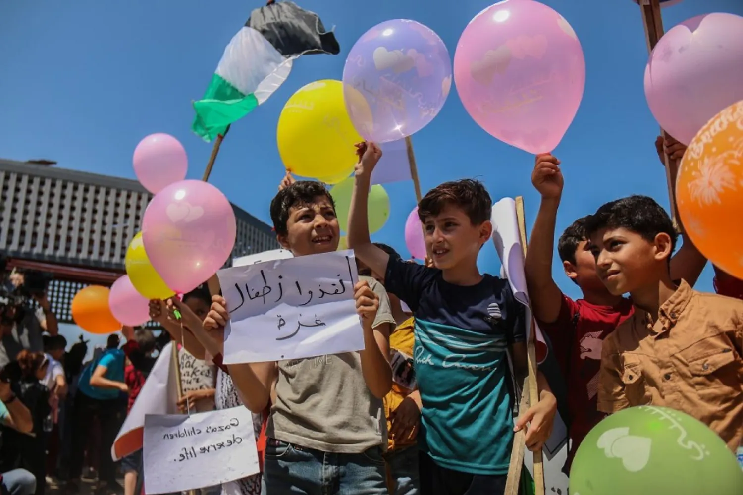 Gazzeli çocuklar ambargo nedeniyle dileklerini dış dünyaya deniz yoluyla, mektuplar ile ilettiler. (Independent Arabia-Meryem Ebu Dekka)