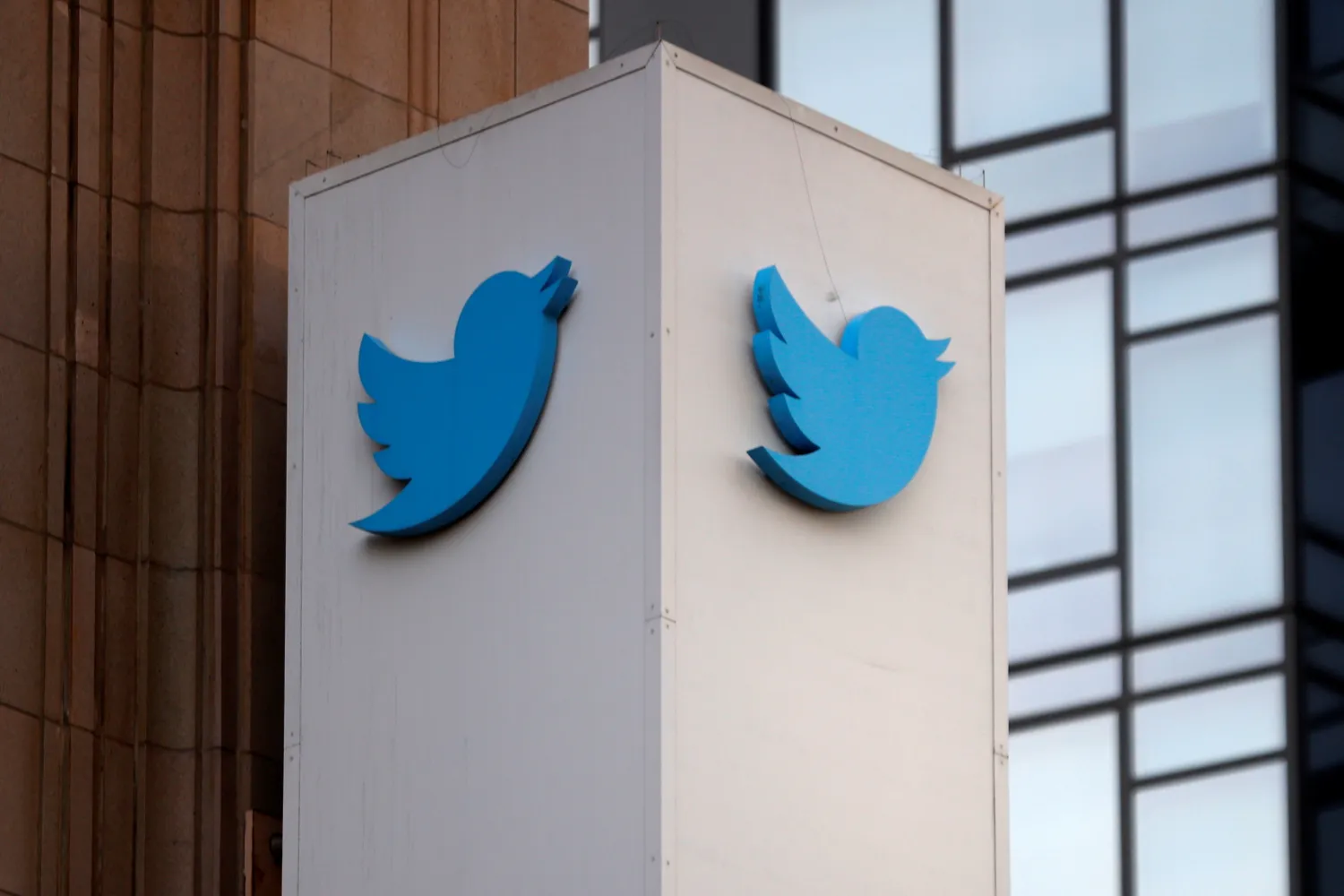  A Twitter logo is seen outside the company headquarters in San Francisco, California, US, January 11, 2021. REUTERS/Stephen Lam