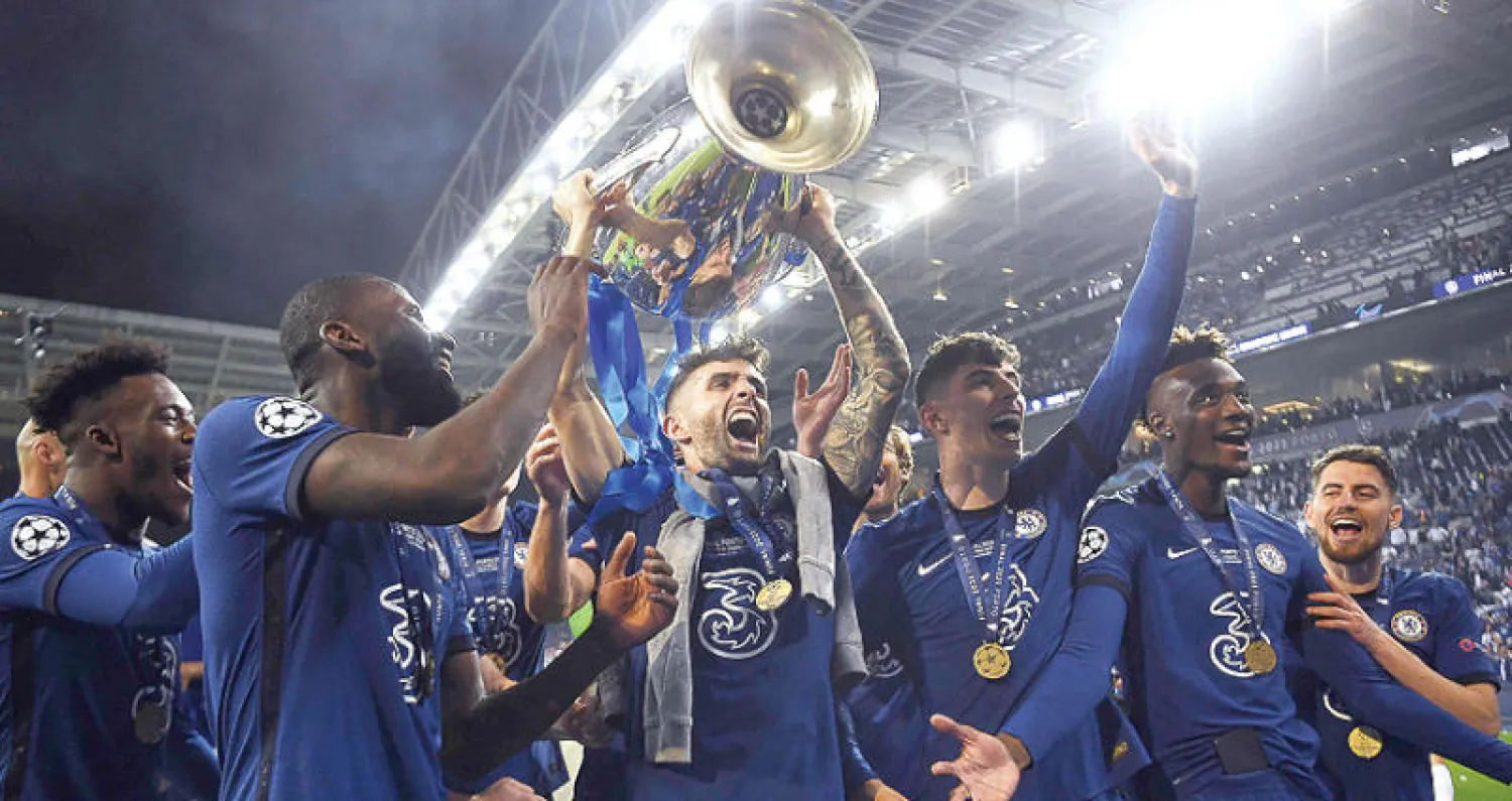 بوليسيتش يرفع كأس دوري أبطال أوروبا مع تشيلسي (أ.ف.ب)