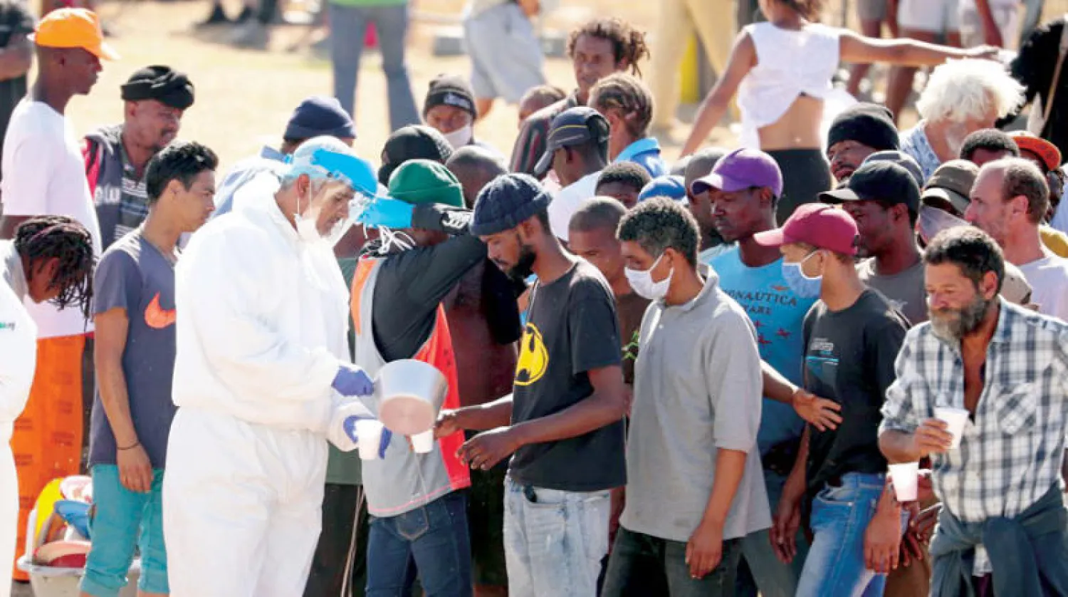 ناشدت مديرة صندوق النقد الدولي دول العالم الأغنى ببذل مزيد من الجهود لمساعدة الدول الأفقر على تحمّل «الضربة المزدوجة المدمّرة» التي سددها الوباء والأضرار الاقتصادية الناجمة عنه (رويترز)