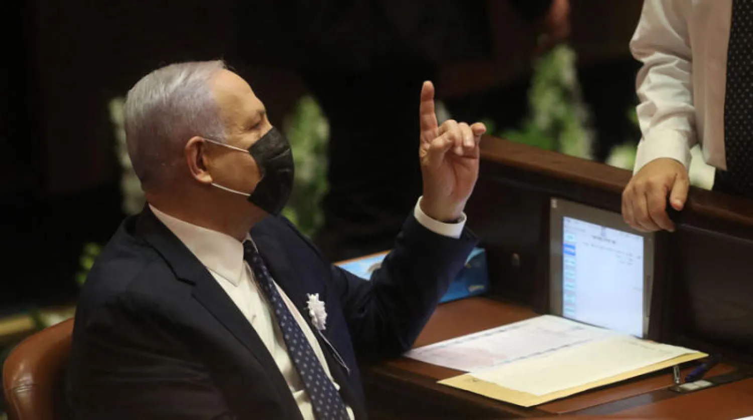 بنيامين نتنياهو رئيس المعارضة الحالية في جلسة الكنيست أمس (أ.ف.ب)