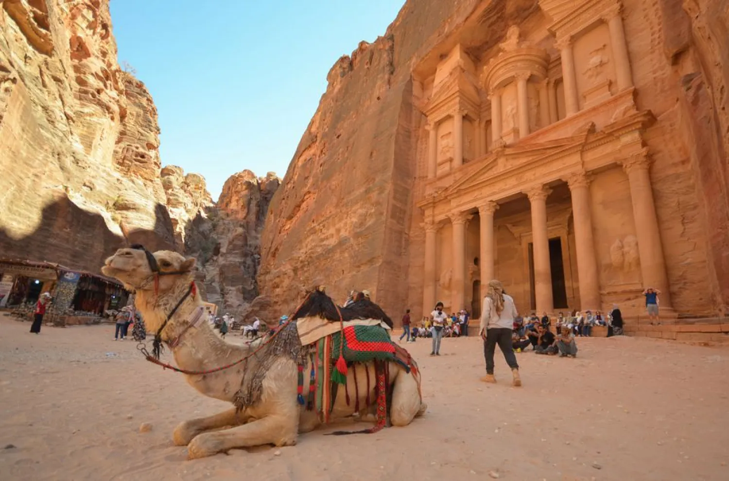 Tourists gather in front of the treasury site in the ancient city of Petra, Jordan July 2, 2021. Picture taken July 2, 2021. (Reuters)