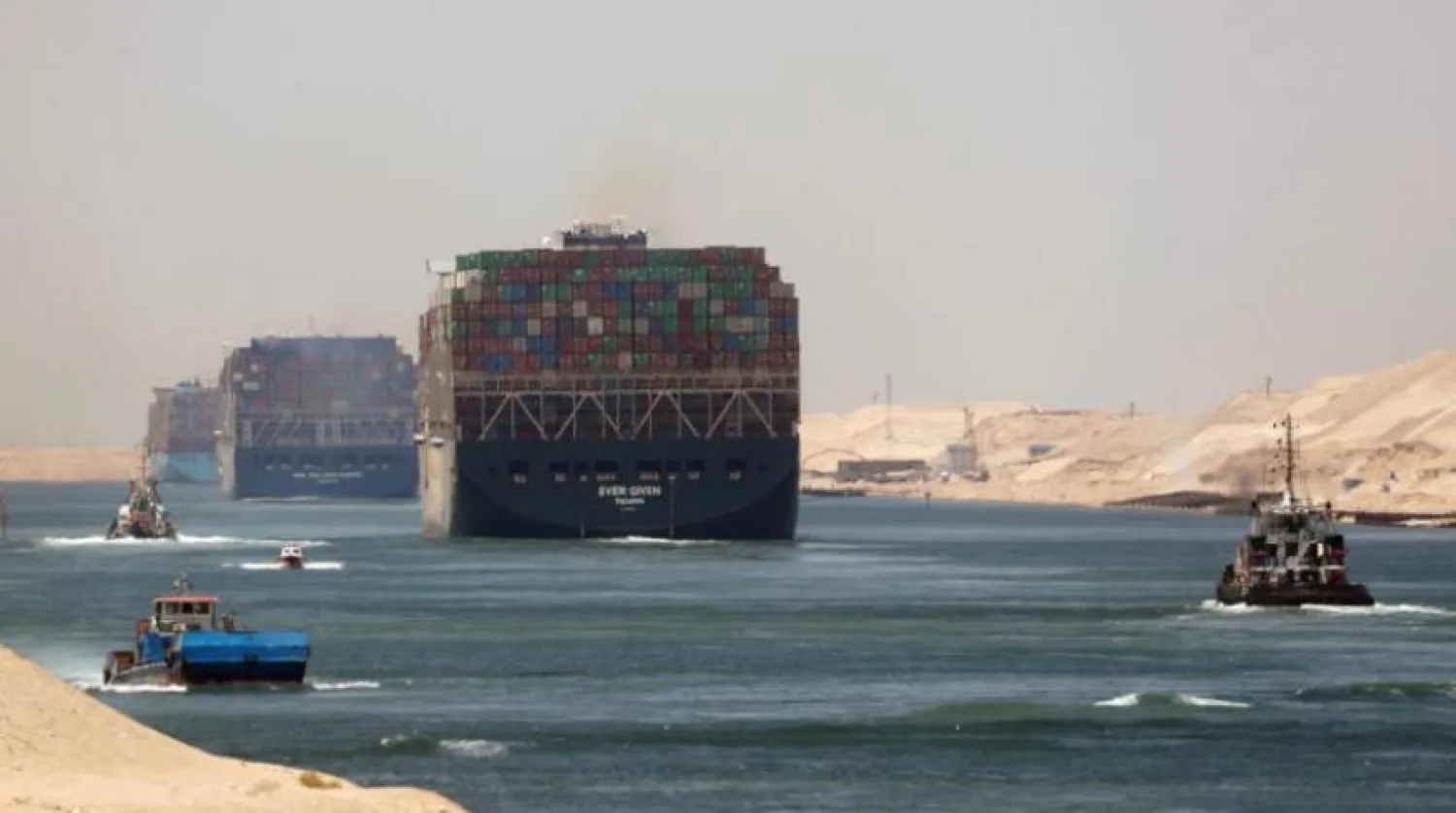 Dev konteyner gemisi Ever Given Süveyş Kanalı’nda (Reuters-Arşiv)