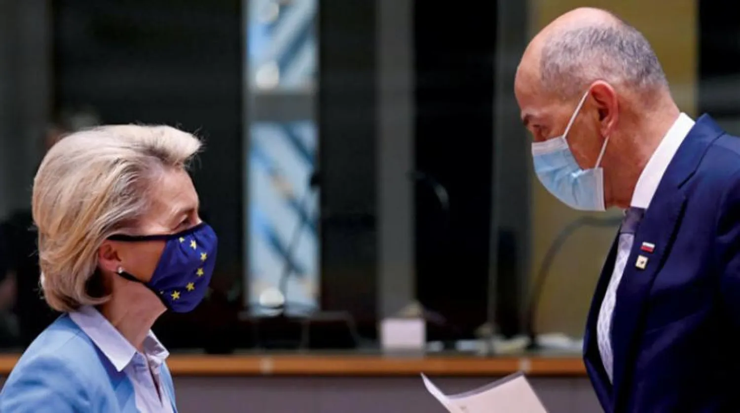 AB Komisyonu Başkanı Ursula von der Leyen geçtiğimiz Mayıs ayında Brüksel’de Slovenya Başbakanı Janez Janša ile görüşürken (AP)