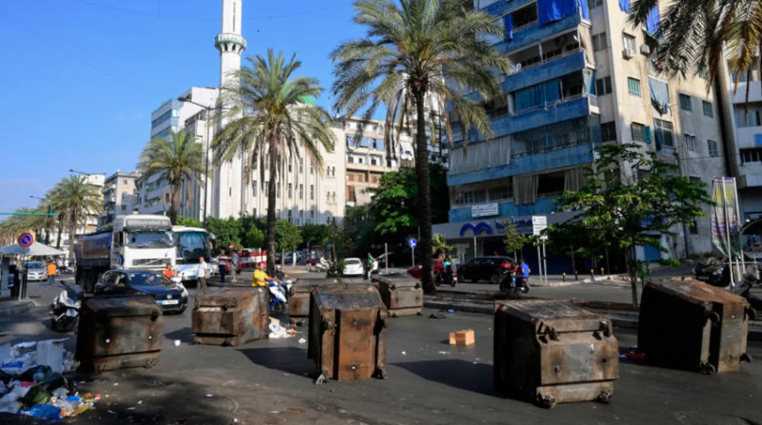 قطع طريق في بيروت مساء امس بعد اعتذار الحريري (إ.ب.أ)