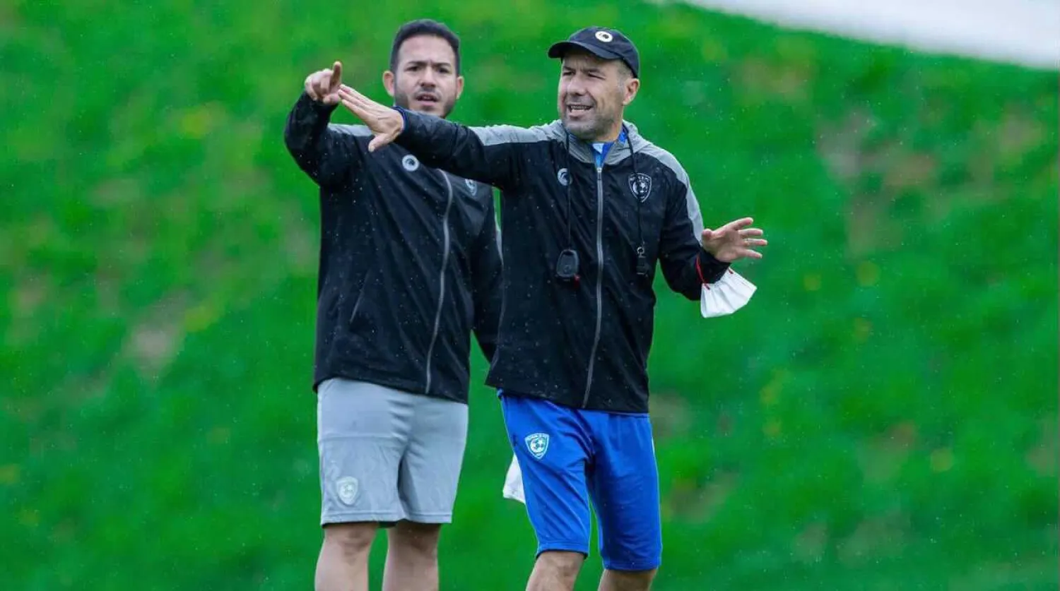 الهلال يفتتح ودياته الخمس بمواجهة بينزغاو النمساوي