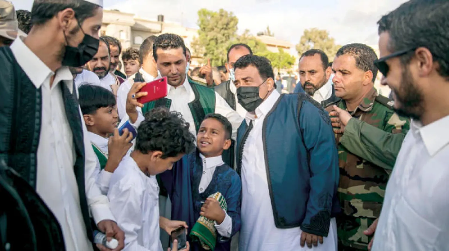 محمد المنفي بعد تأدية صلاة العيد في طبرق أمس (المجلس الرئاسي)