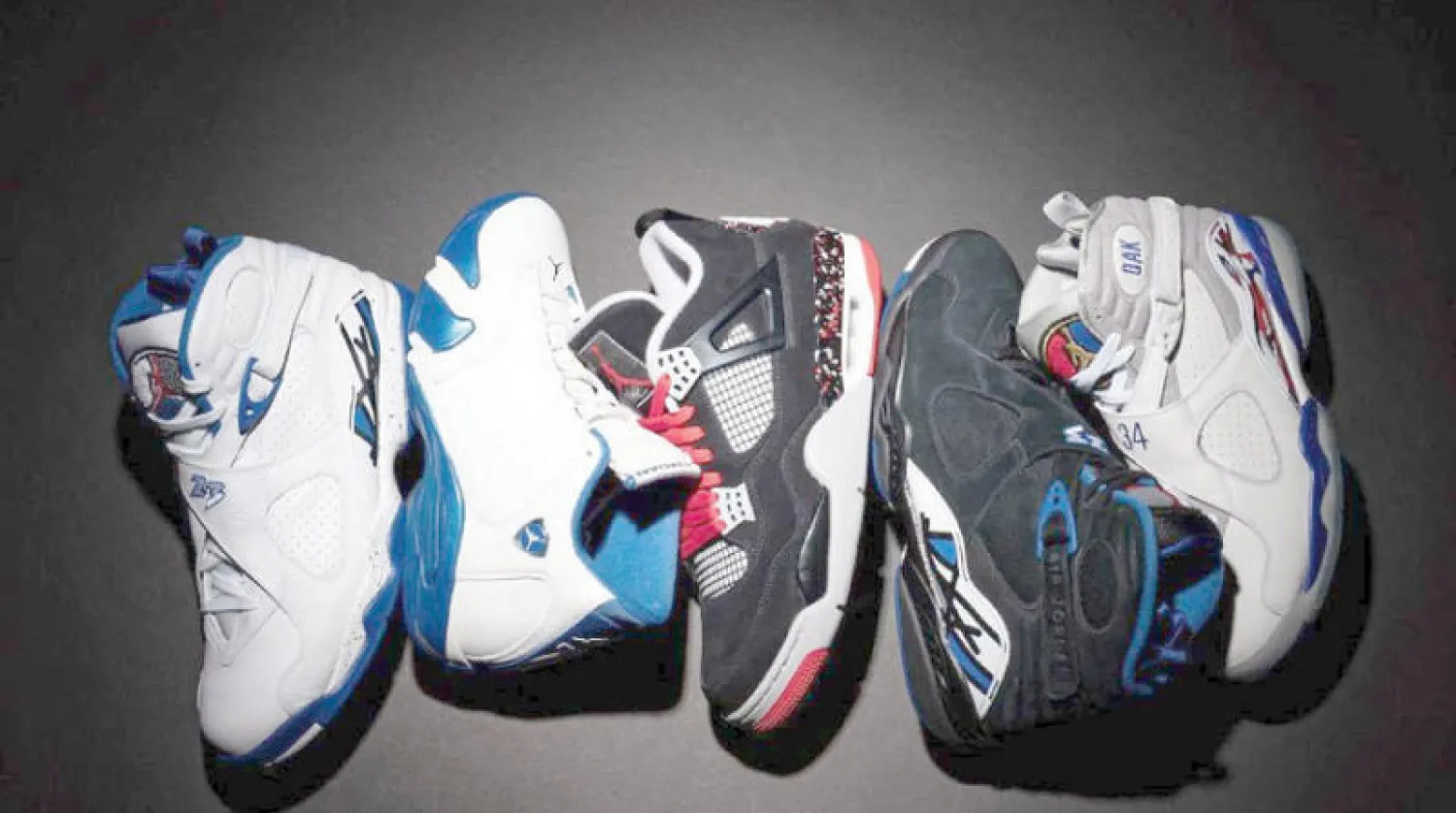 جانب من معروضات دار مزادات كريستيز من الأحذية الرياضية