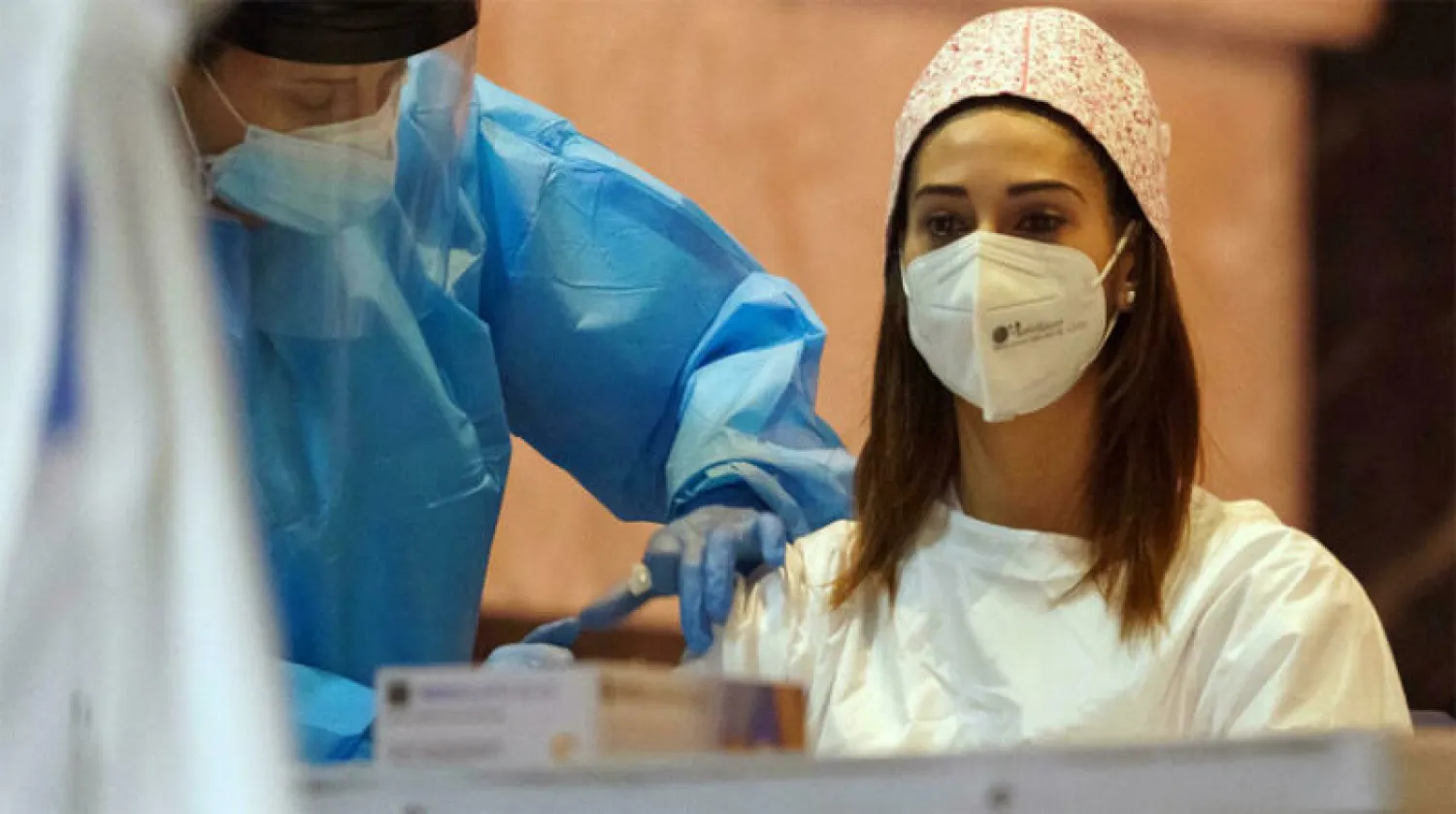 أوروبا تعزز دفاعاتها ضد «كورونا» وتسرع وتيرة حملات التطعيم