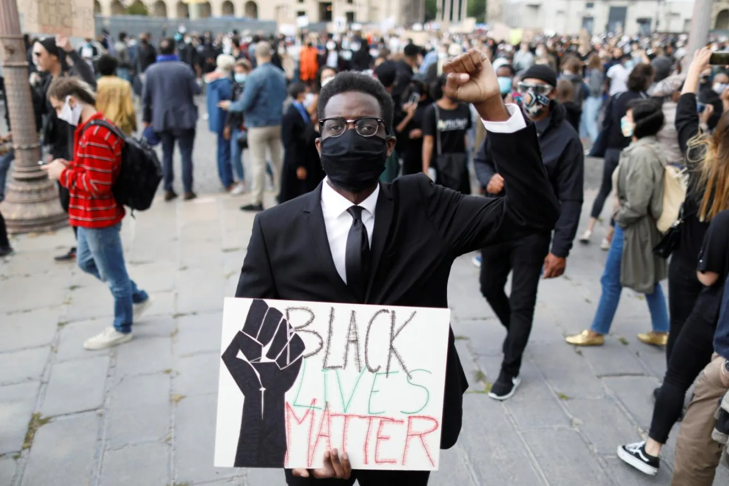 George Floyd'un ölümü üzerine Siyahilerin Hayatı Önemlidir hareketi birçok protesto düzenlemişti (Reuters)