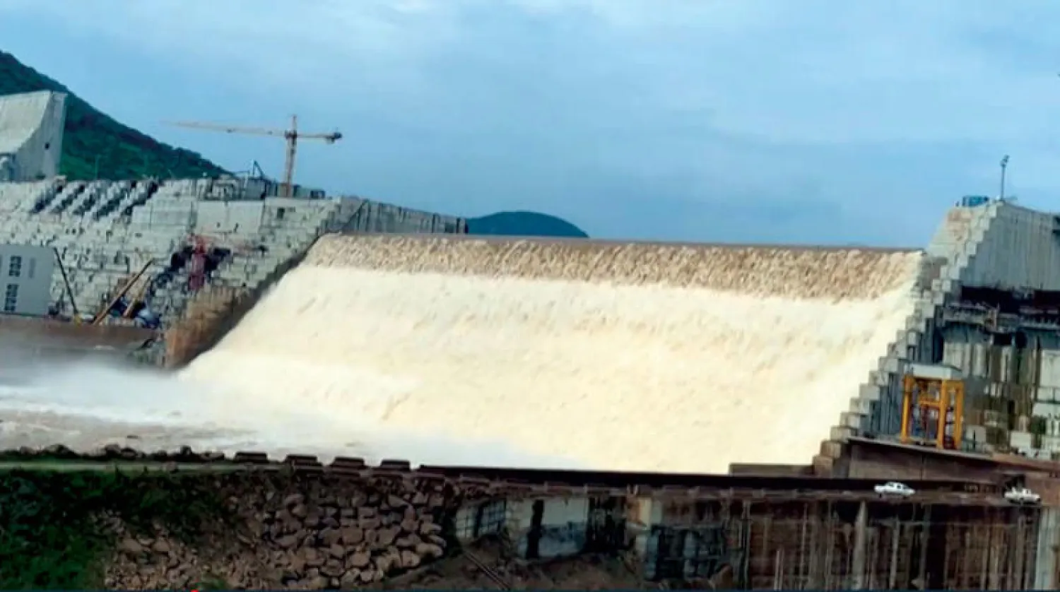 مقطع فيديو تم الحصول عليه من السلطات الإثيوبية للمياه المتدفقة من «سد النهضة» (أ.ف.ب)