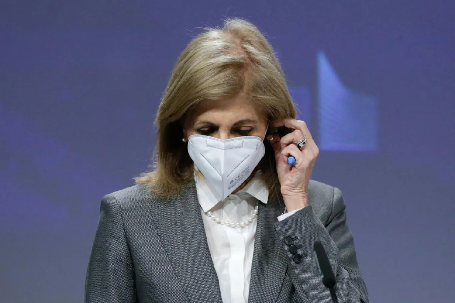 Avrupa Komisyonu sağlıktan sorumlu üyesi Stella Kyriakides AB bloğunda yetişkinlerin en az %70'inin bir doz aşı olduğunu ve yüzde 57'sinin tamamen aşılandığını ifade etti / Fotoğraf: Reuters