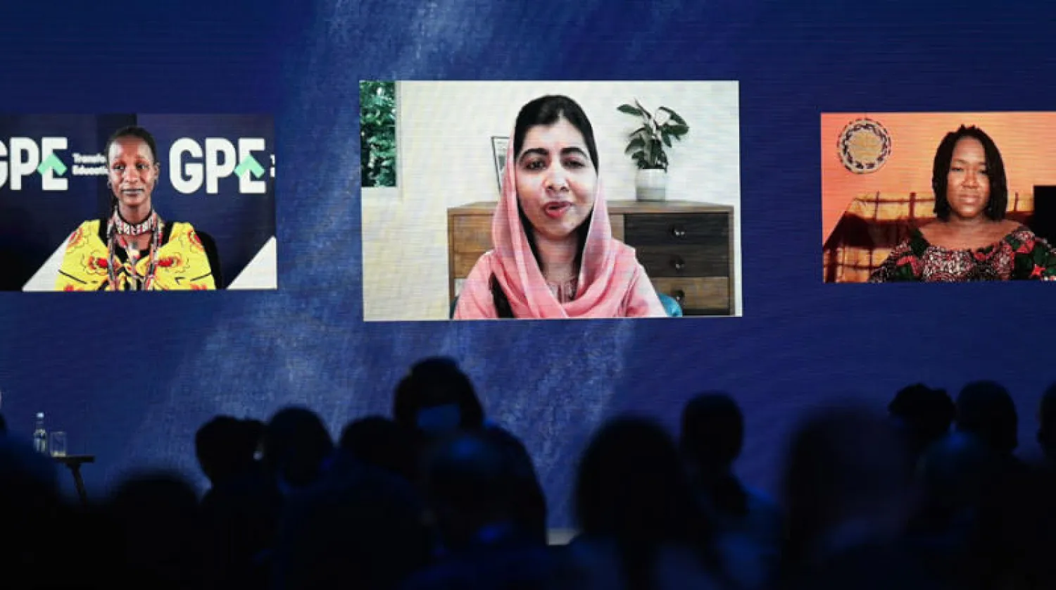 ملالا يوسفزاي تتحدث لدى مشاركتها في قمة التعليم العالمية التي استضافتها لندن أمس (إ.ب.أ)