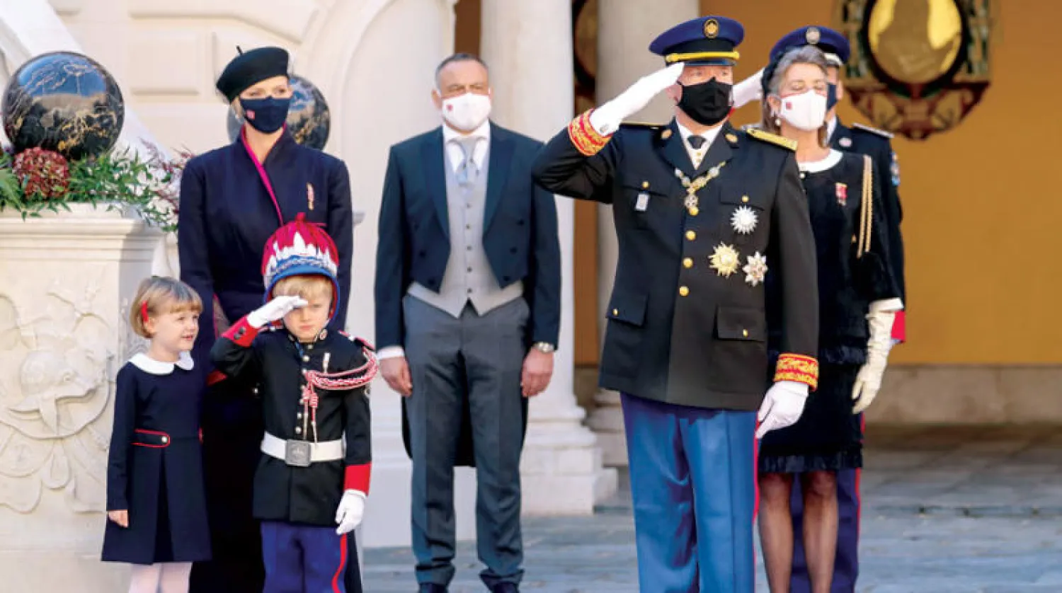 أمير وأميرة موناكو وطفلاهما (إ.ب.أ)