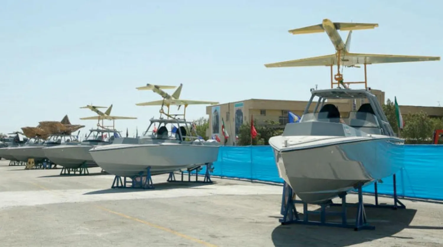 زوارق سريعة مزودة بطائرة مسيرة انتحارية من طراز «أبابيل» في معرض لأسلحة «الحرس الثوري» في مدينة بندر عباس أكتوبر 2020 (فارس)