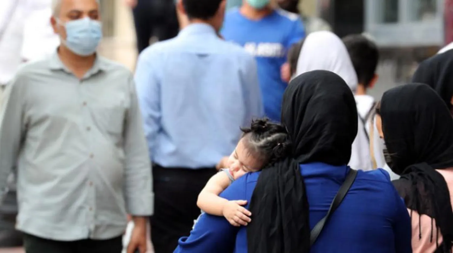 Tahranlılar koronavirüsün varyantlarından endişeli (AP)