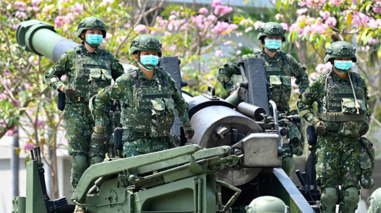 شكرت الحكومة التايوانية أمس الخميس واشنطن لموافقتها على صفقة أسلحة بقيمة 750 مليون دولار بينها 40 مدفع «هاوتزر» (أ.ف.ب)