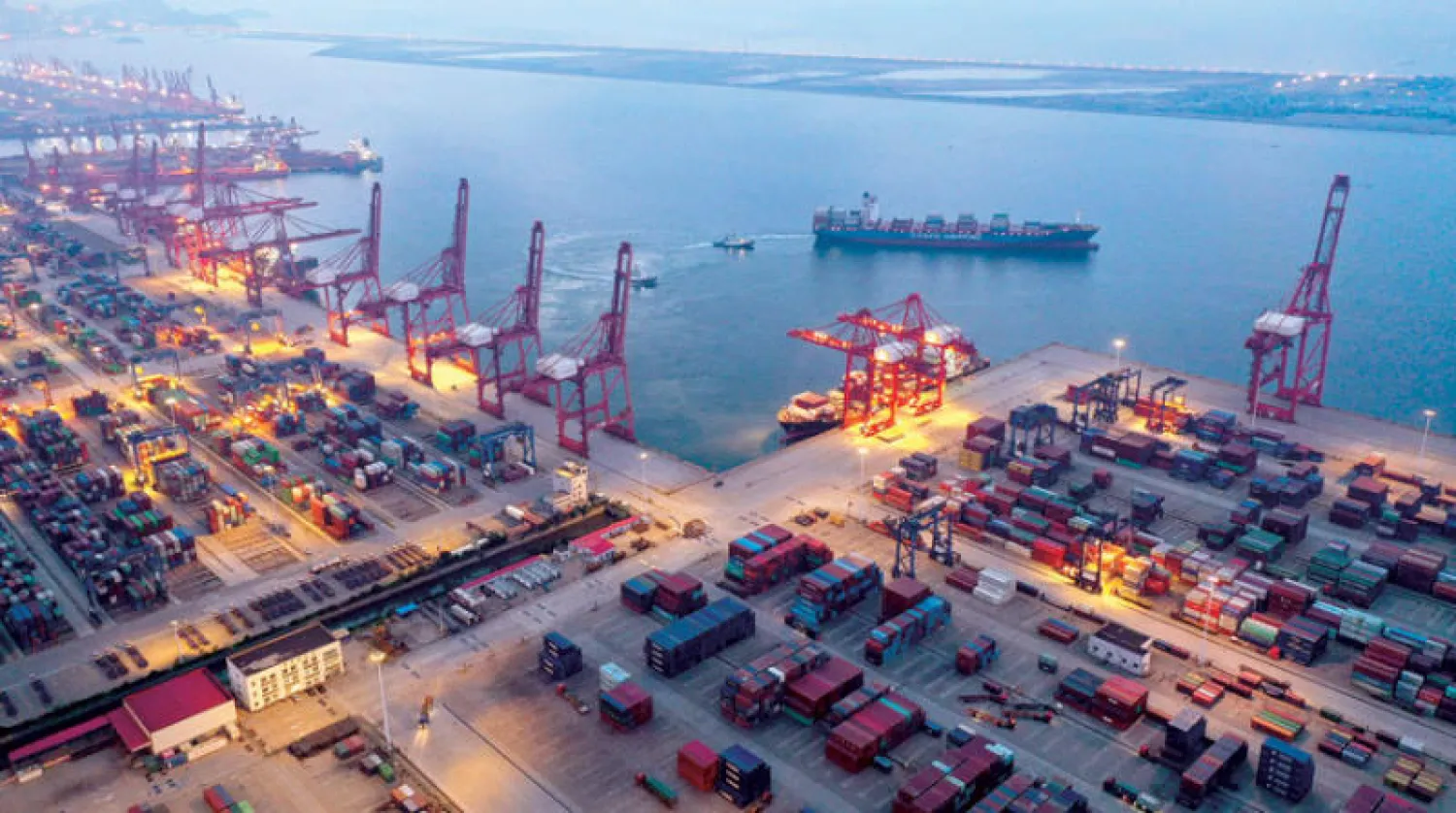 حاويات في ميناء ليانيونقانغ في مقاطعة جيانغسو شرقي الصين (أ.ف.ب)