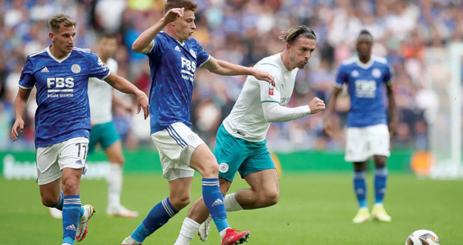 غريليش في مشاركته الأولى مع سيتي أمام ليستر في مباراة درع المجتمع (رويترز)