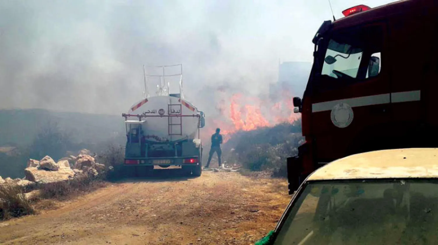 الدفاع المدني يخمد حرائق اندلعت مؤخرا قرب رام الله (وفا)