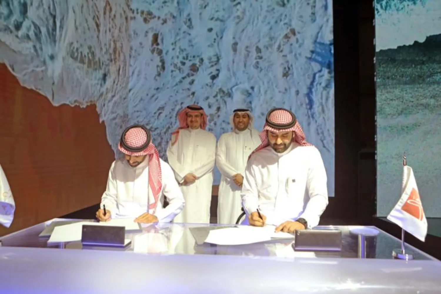 يأتي إطلاق مشروع «مراسي الخبر» ولأول مرة في المنطقة كقطع أراضي بنظام البيع على الخارطة