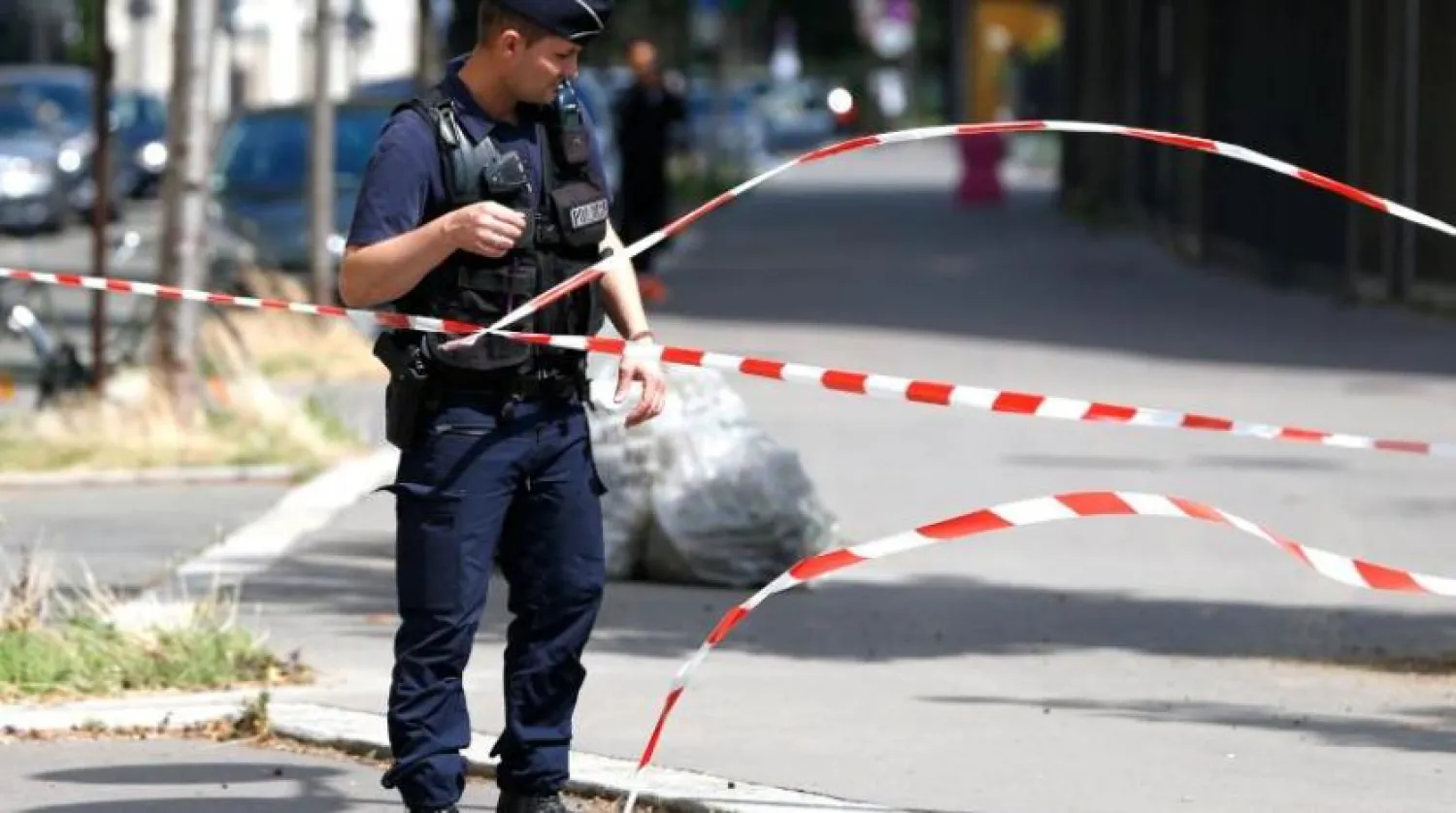 Paris’te bir Fransız polisi (AFP)