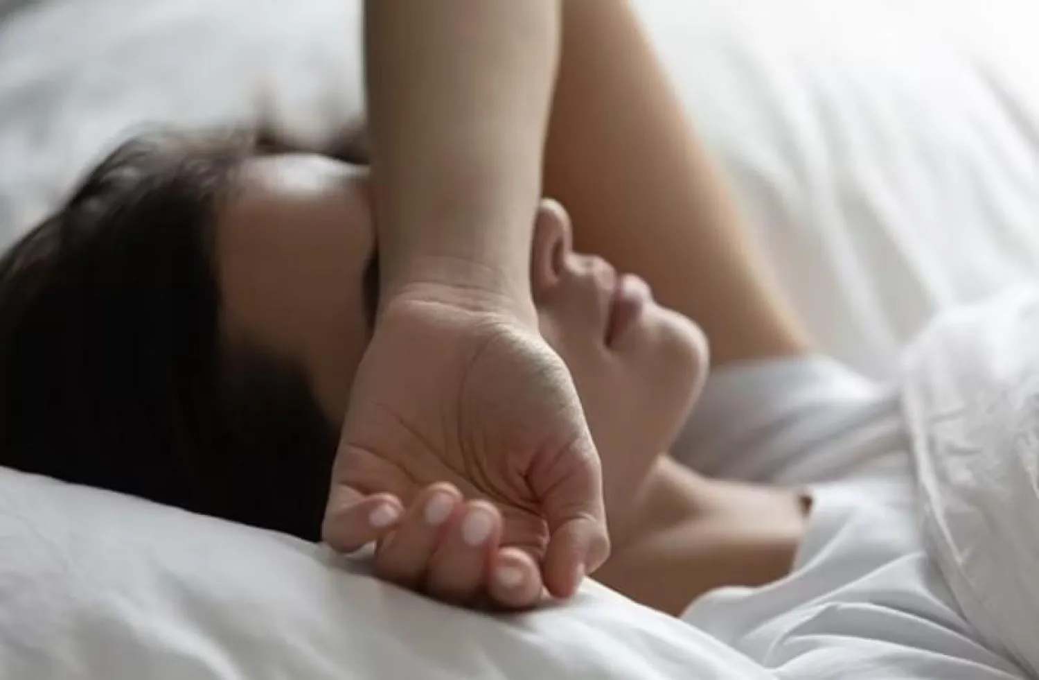 قلة نوم الأمهات الحديثات قد تشرّع الشيخوخة (ديلي ميل)