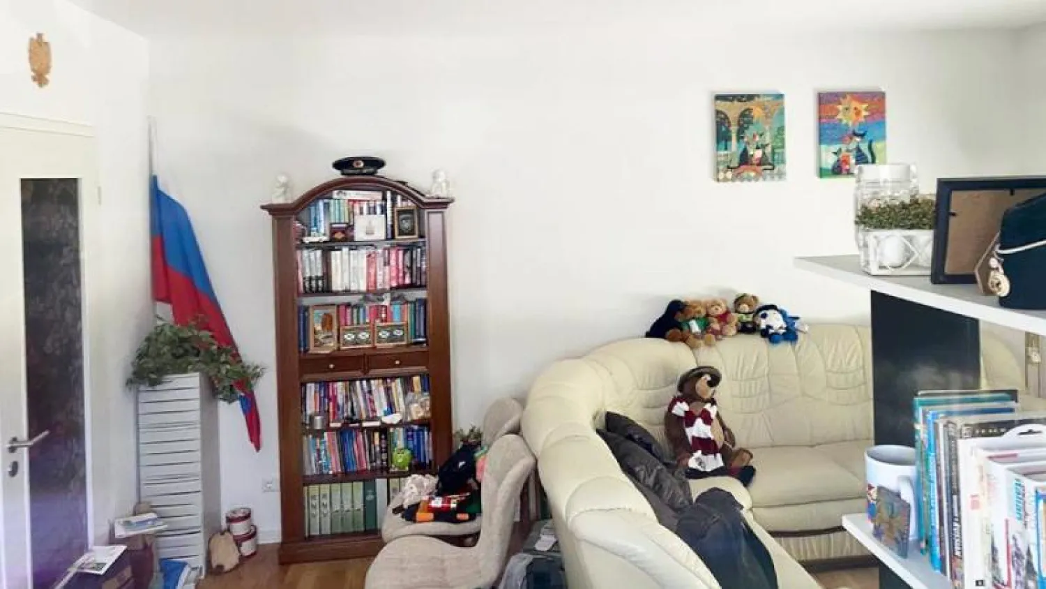 داخل شقة ديفيد سميث جنوب غربي برلين (ديلي ميل)