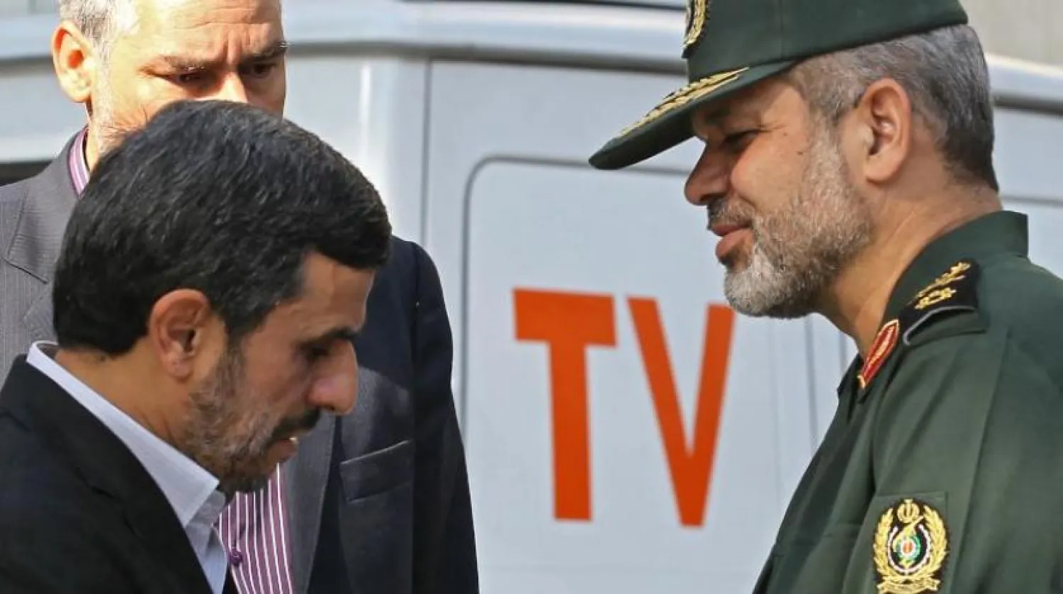 İran eski Cumhurbaşkanı Mahmud Ahmedinejad (solda), dönemin Savunma Bakanı Ahmed Vahidi ile (AFP)