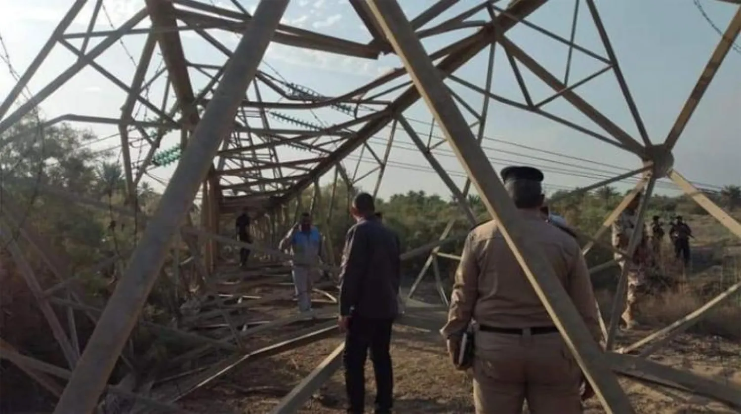 An act of sabotage destroyed two transmission towers in Karbala. (Photo: INA)
