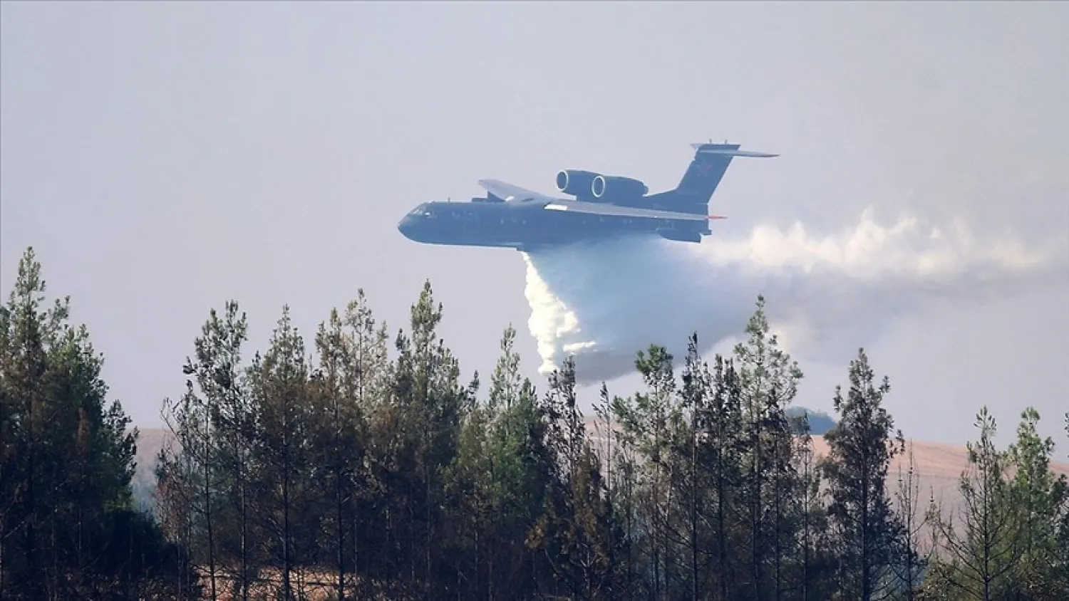 Düşen uçak Temmuz ayında Adana'nın Aladağ ilçesinde çıkan orman yangına müdahalede görev almıştı. (Arşiv AA)