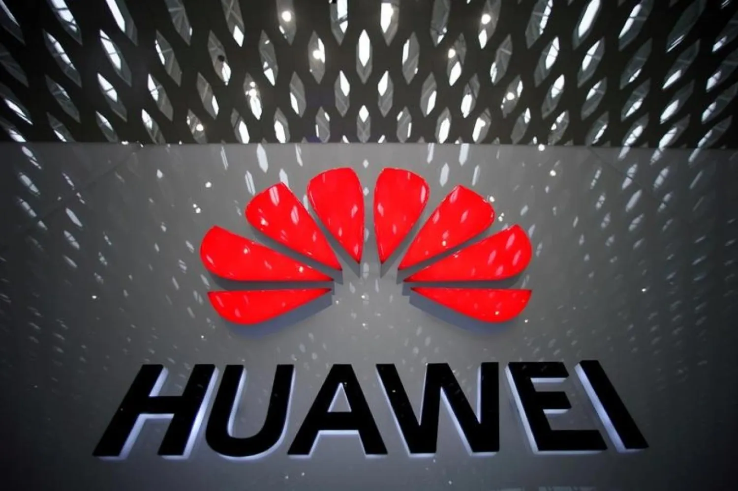 ABD'li yetkililer Huawei cihazlarının Çin’e casusluk olanağı sağlayabileceğini iddia ediyor. (Reuters)