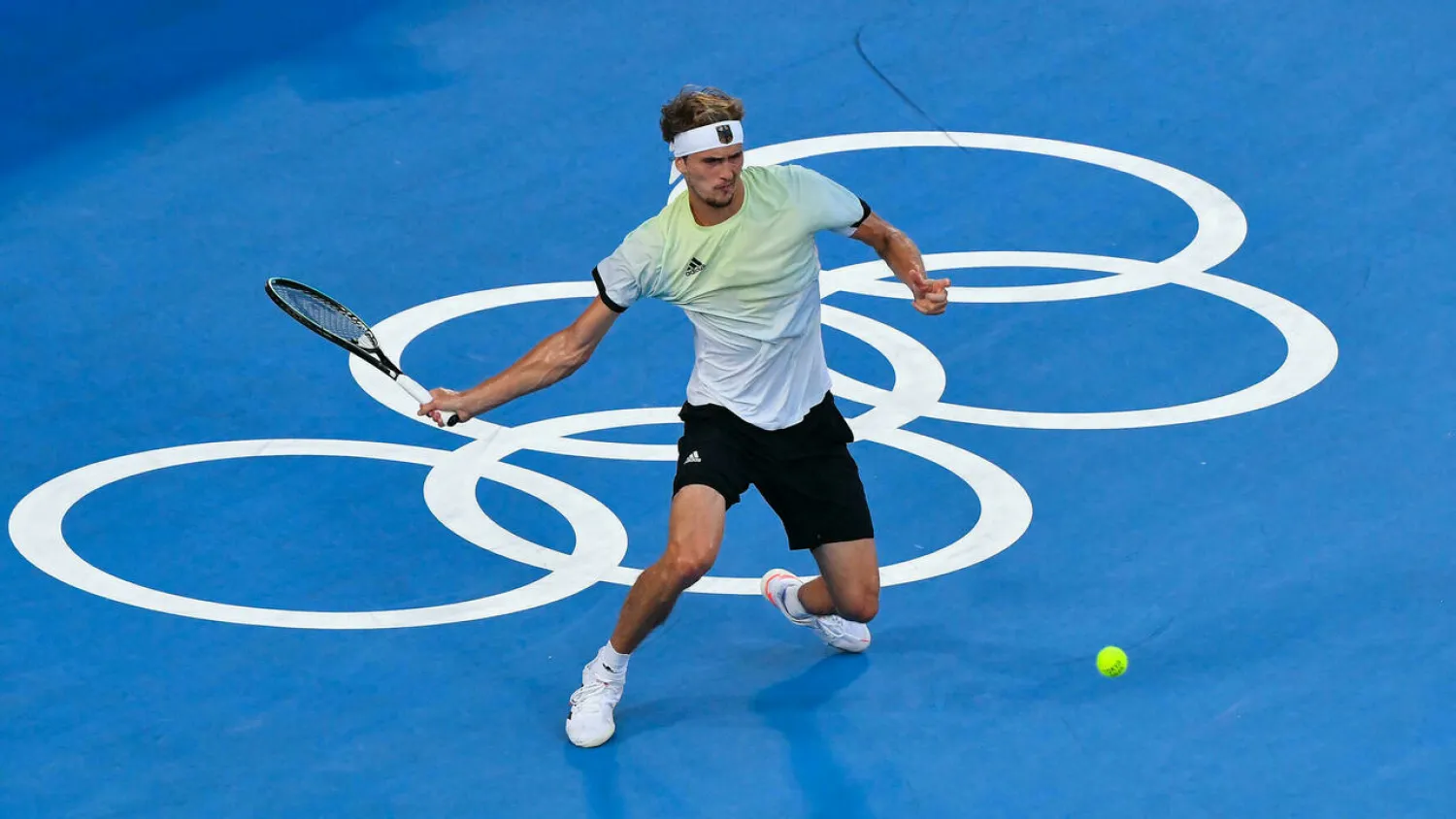 Germany's Alexander Zverev won the men's Olympic singles title in Tokyo on Sunday Tiziana FABI AFP
