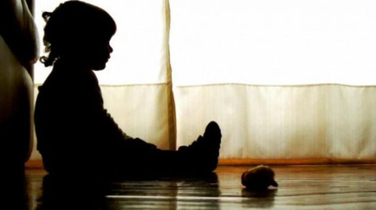 Çocuğa karşı şiddetin birçok biçimi var. (AFP)